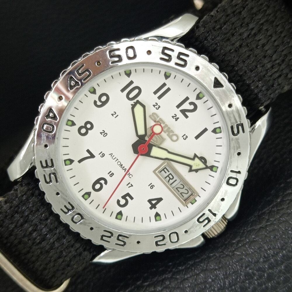 Vintage 1973 Seiko Diver Automatic Mens Silver Watch W/daydate & Green accents